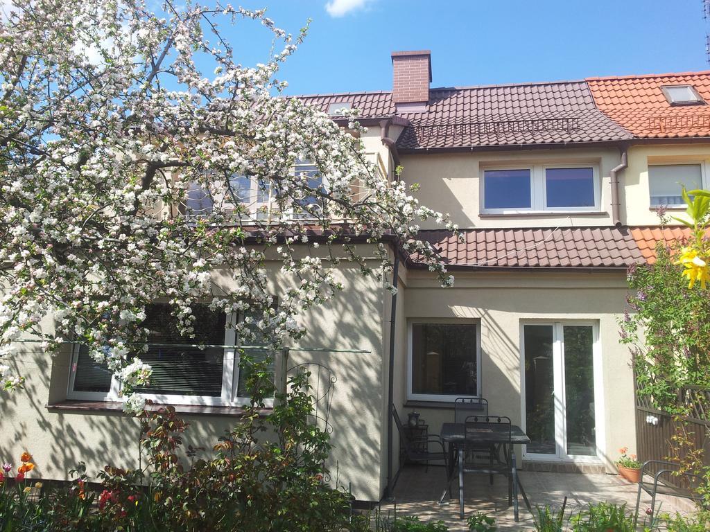Cozy Apartment With Garden Gdańsk Eksteriør billede